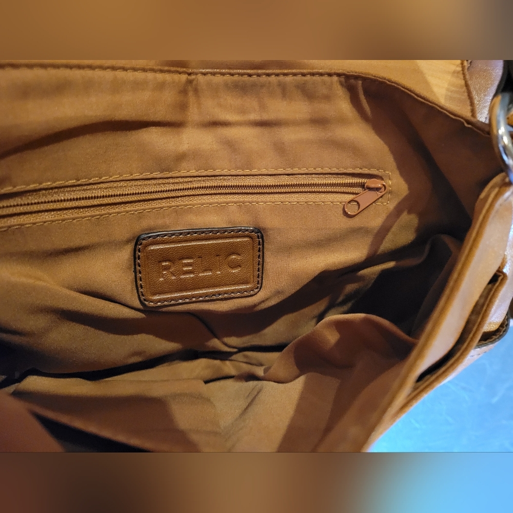 Relic Collection Brown Messenger Type Bag, Like New - Picture 7 of 14
